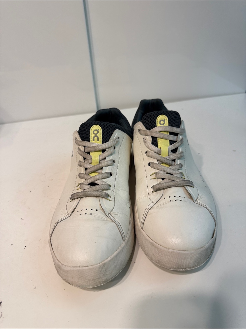 Used On Cloud Low-Top Leather Sneakers in White men’s 8.5 - Picture 2 of 7